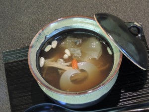 【限定100食】烏骨鶏の薬膳スープ