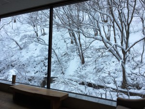 水墨画の様な雪景色